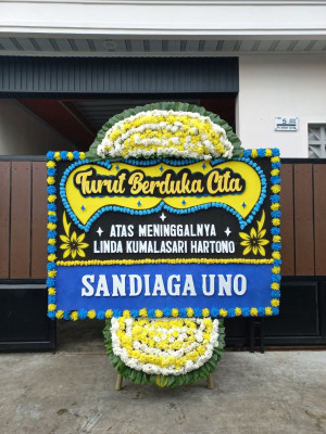 Papan Bunga Duka di Titiwungan Selatan