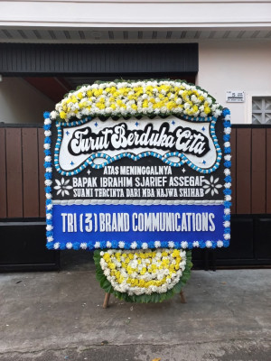 Papan Bunga Duka di Titiwungan Selatan